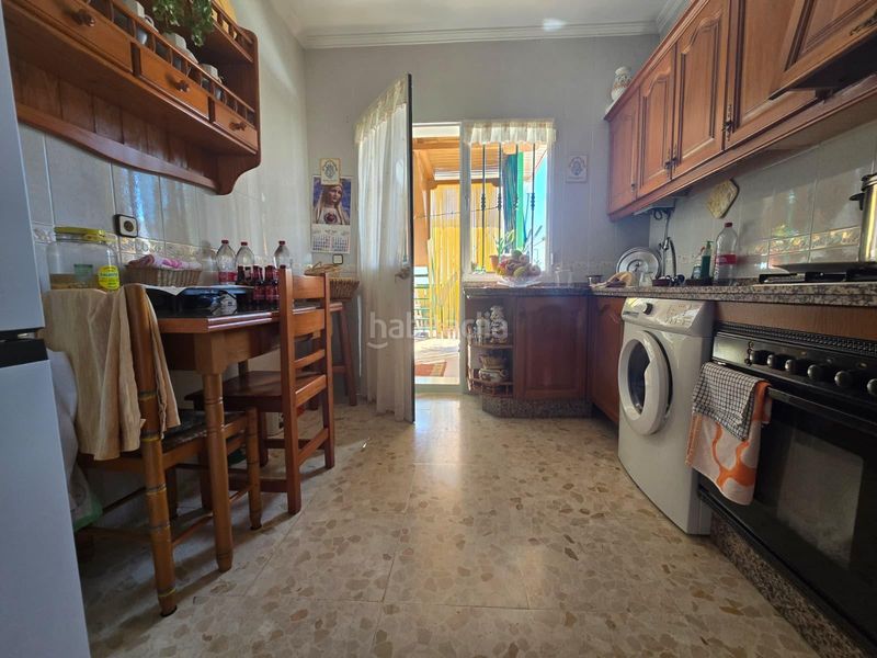 Foto d402e3b6-f182-4741-89e7-3ad4d0110830. Casa adossada a Centro Bormujos