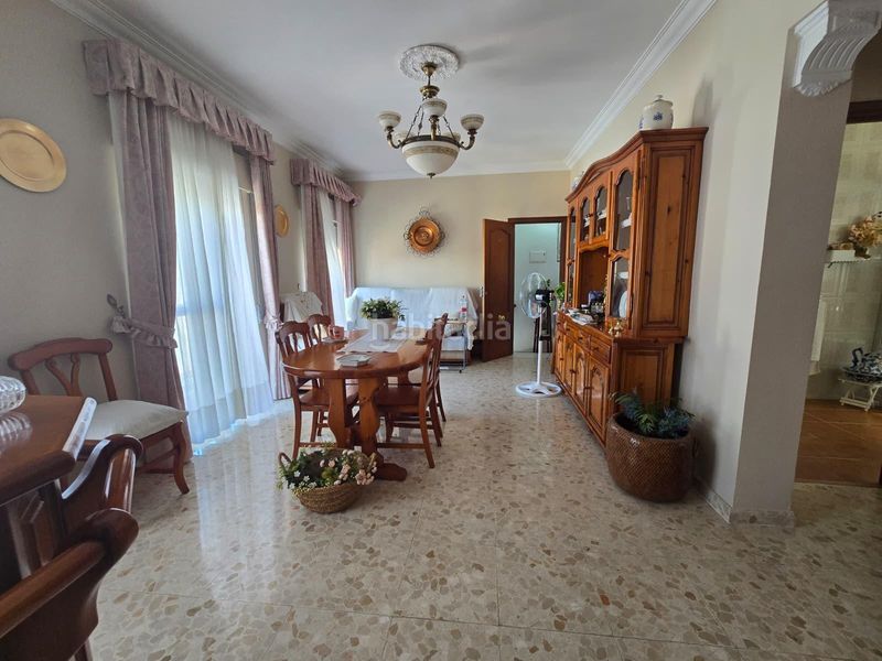 Foto dd39671e-4e60-4ecf-a7aa-1b09b9b4ec54. Casa adossada a Centro Bormujos