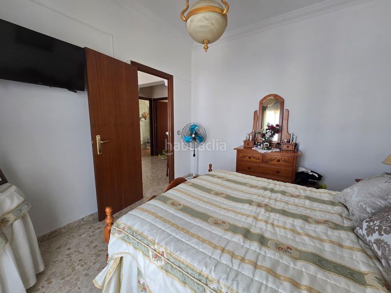 Foto fad6ec83-bd43-4efc-b4af-6d465134e7ac. Casa adossada a Centro Bormujos