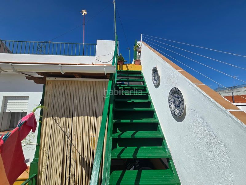 Foto ff66566f-b693-4e98-92ef-62efb7c6a897. Casa adossada a Centro Bormujos