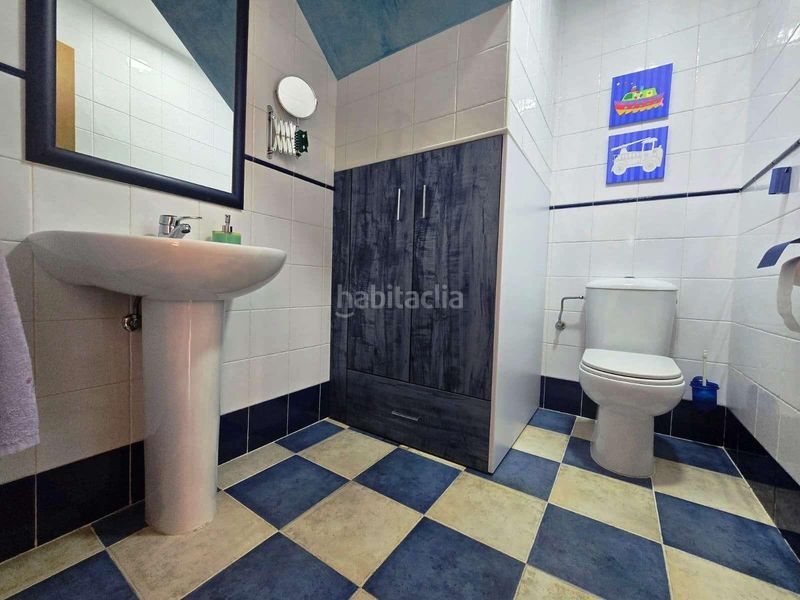 Foto be89f81a-2859-4471-b9b0-31cbfd481898. Casa aparellada amb aparcament piscina a Centro Bormujos