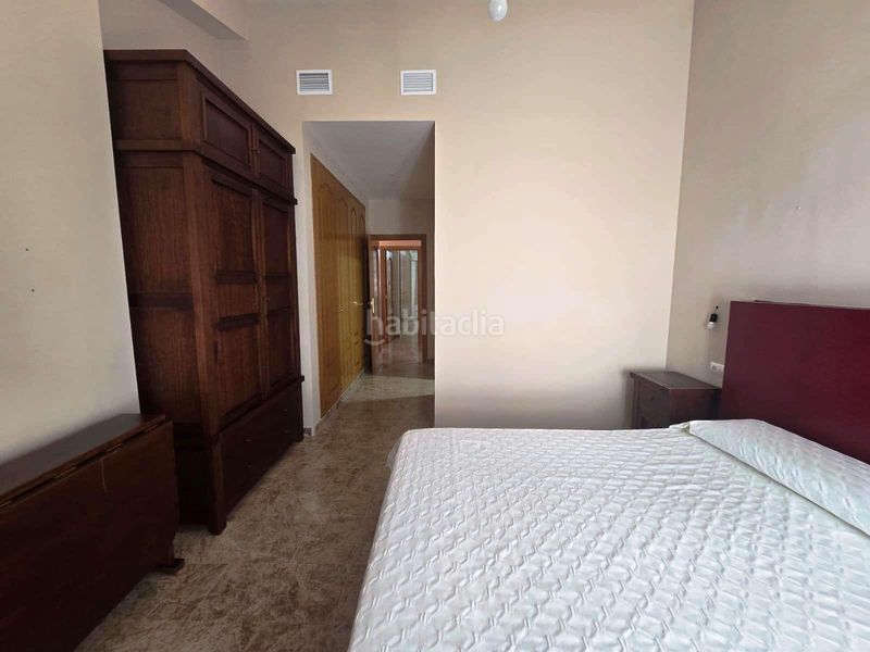 Foto e0ce0c80-53fb-4a58-9441-4377a3685f34. Casa aparellada amb aparcament piscina a Centro Bormujos
