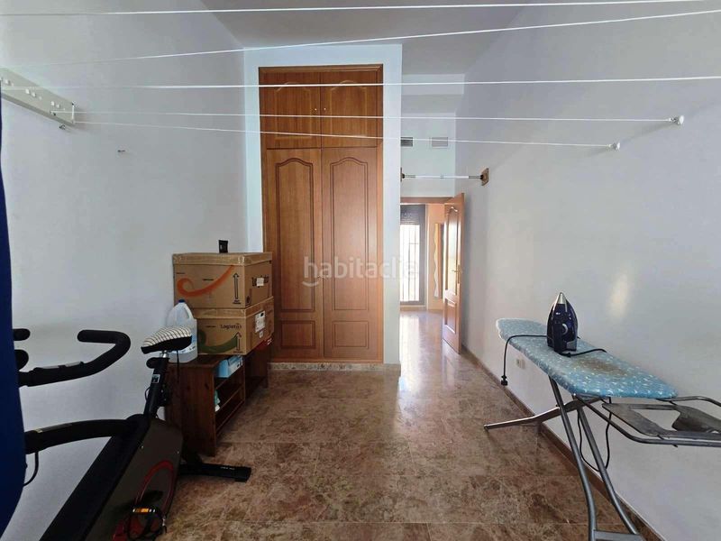 Foto f6cc34fd-50a8-4a57-bd29-f218a0294248. Casa aparellada amb aparcament piscina a Centro Bormujos