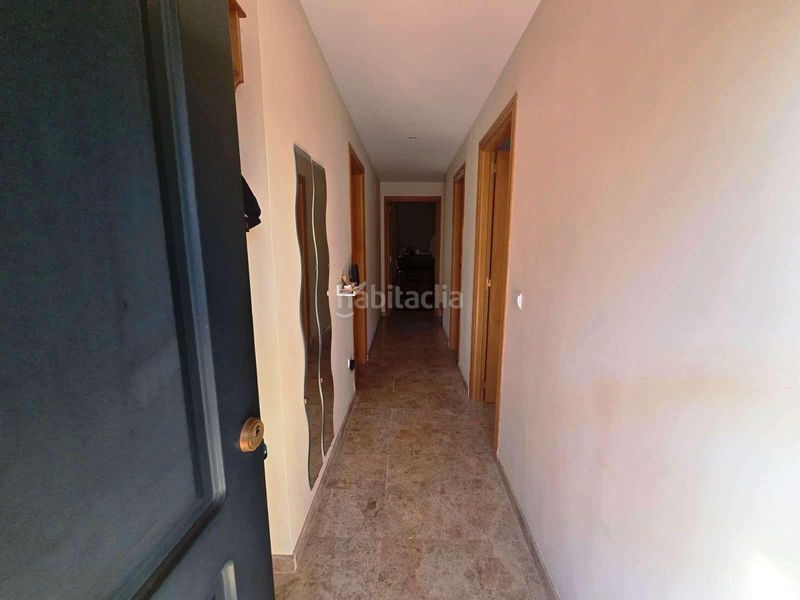 Foto fc028383-0be9-46f9-8719-c31601701e9b. Casa aparellada amb aparcament piscina a Centro Bormujos