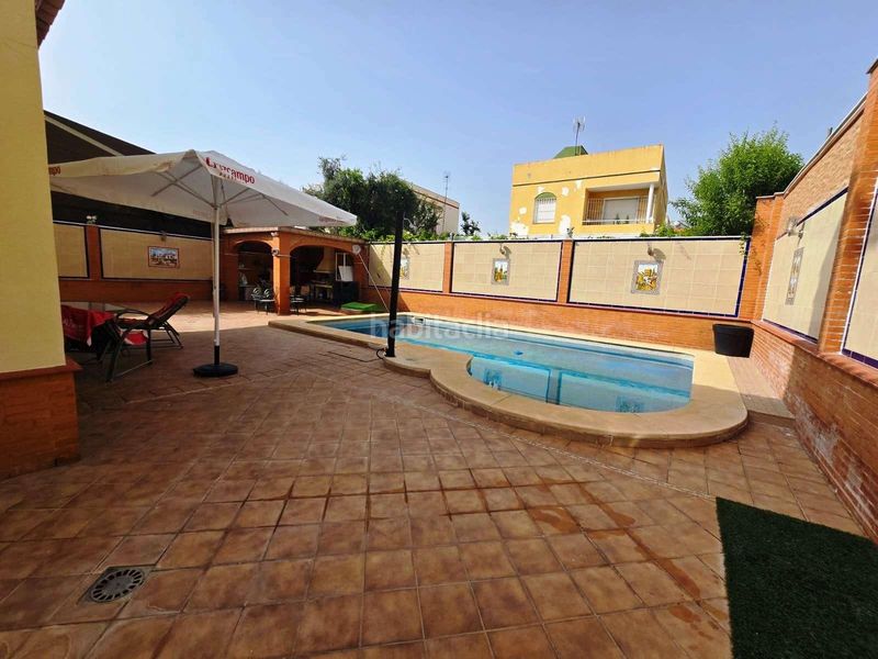 Foto 1b3dcb2e-311d-4dc7-92a0-81c6c0f25713. Xalet amb aparcament piscina a Centro Bormujos