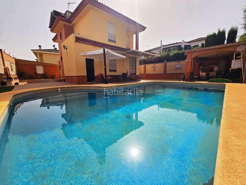 Foto 78e09714-6681-41e7-8fab-fa6d369683ff. Xalet amb aparcament piscina a Centro Bormujos