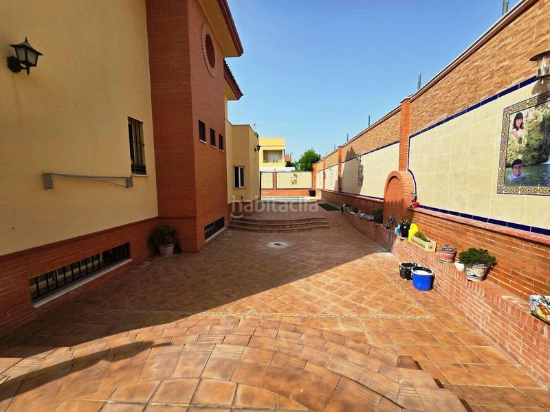 Foto 89ea61b0-eadb-4650-ac3d-56978e1ed6bd. Xalet amb aparcament piscina a Centro Bormujos