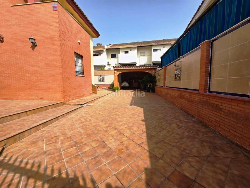 Foto a2949c88-16df-4724-8480-ba86ce95b095. Xalet amb aparcament piscina a Centro Bormujos