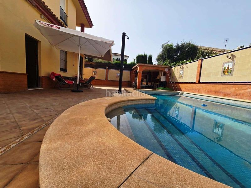 Foto c248fe89-0dc1-48db-bcd4-f071b0b4f1d4. Xalet amb aparcament piscina a Centro Bormujos