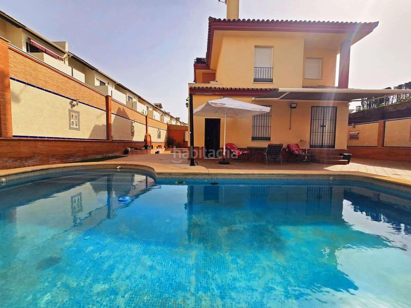 Foto fb443fc1-c168-4ca7-8956-2b01edbebf35. Xalet amb aparcament piscina a Centro Bormujos