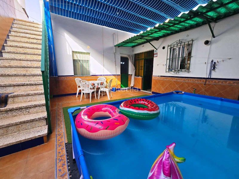 Foto e28f61a0-b02e-426d-b09a-5ed32c9b9b1b. Casa a Centro Bormujos