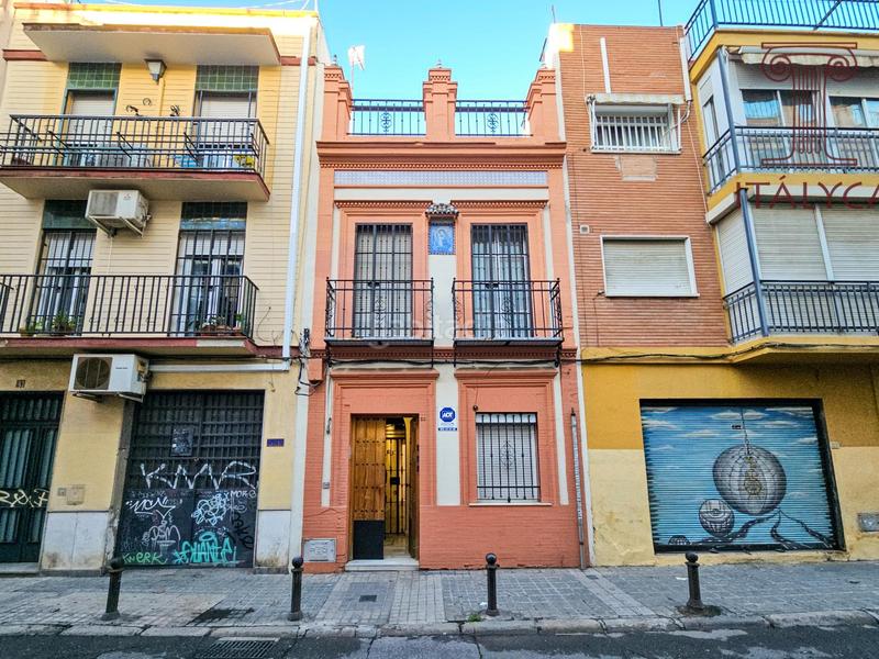 Foto 0d47a3b3-73d0-41c1-b8a5-926537457ab8. Piso  de 2 dormitorios en calle peral en Alfalfa - Santa Cruz Sevilla