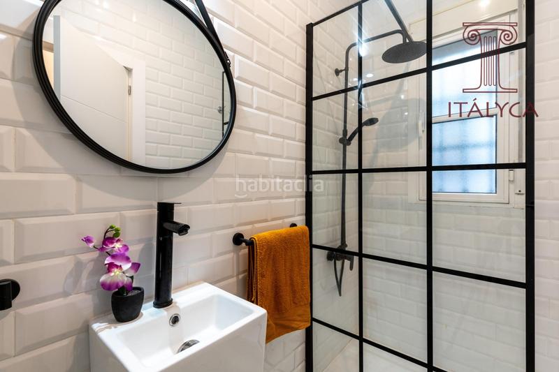 Foto 7483d635-5cec-4bfd-b0ee-fd69f1740c41. Piso  de 2 dormitorios en calle peral en Alfalfa - Santa Cruz Sevilla