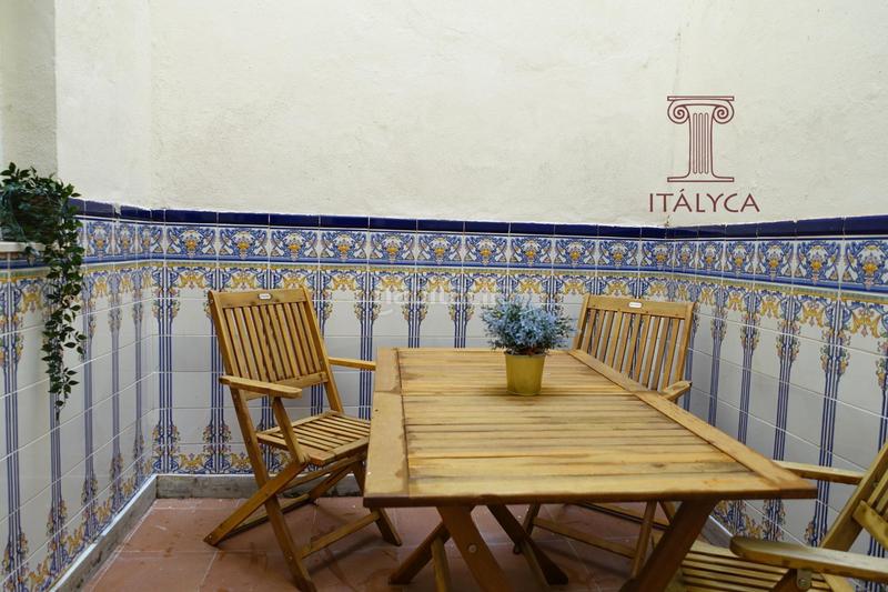 Foto 7fc66df9-81fb-435d-85a8-f8c02198d4a1. Piso  de 2 dormitorios en calle peral en Alfalfa - Santa Cruz Sevilla