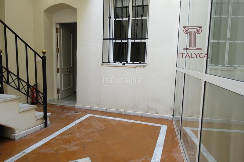 Foto 7ff9d9fe-225d-4509-bb35-615709ddbc85. Piso  de 2 dormitorios en calle peral en Alfalfa - Santa Cruz Sevilla