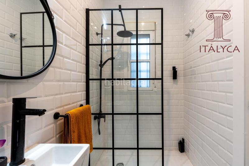 Foto 8a92b0bf-1bcc-406f-afb4-24eecb462e7f. Piso  de 2 dormitorios en calle peral en Alfalfa - Santa Cruz Sevilla