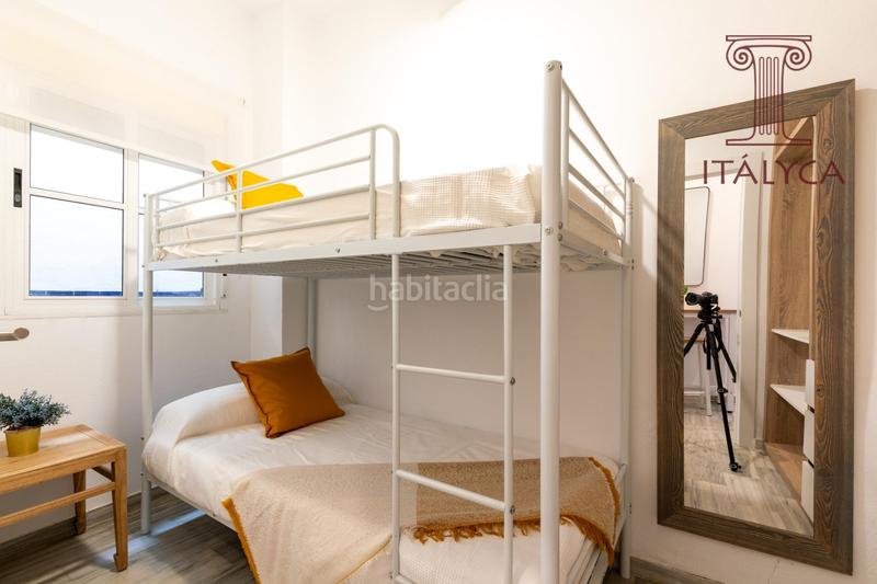 Foto ae2e0642-e995-4f0c-b428-d8fff7903ad8. Piso  de 2 dormitorios en calle peral en Alfalfa - Santa Cruz Sevilla