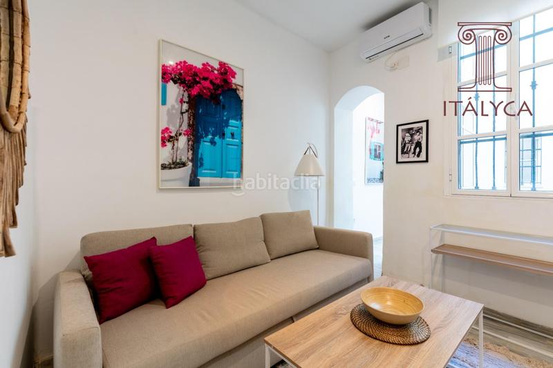 Foto bd8f8af4-881d-477c-a425-8c92a82dcbea. Piso  de 2 dormitorios en calle peral en Alfalfa - Santa Cruz Sevilla