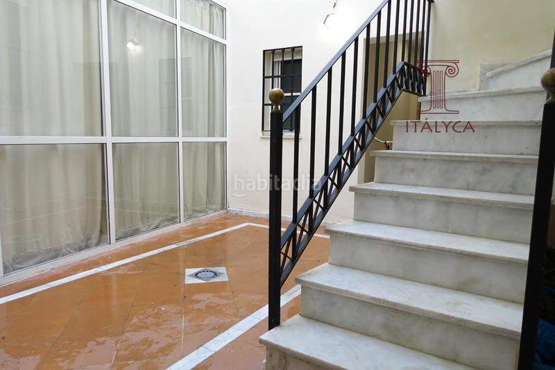 Foto d6de8a3c-1ee8-4c21-b69a-8c87973c4550. Piso  de 2 dormitorios en calle peral en Alfalfa - Santa Cruz Sevilla