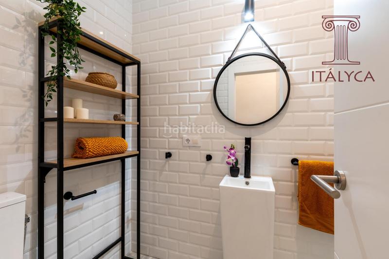 Foto f3ae057d-7feb-4d61-9215-ae26a4ed32a5. Piso  de 2 dormitorios en calle peral en Alfalfa - Santa Cruz Sevilla