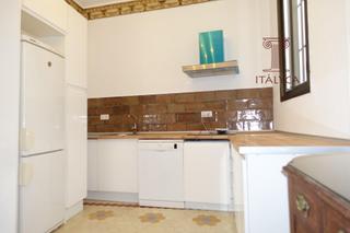 Rent Flat  Calle feria. Piso exterior en calle feria