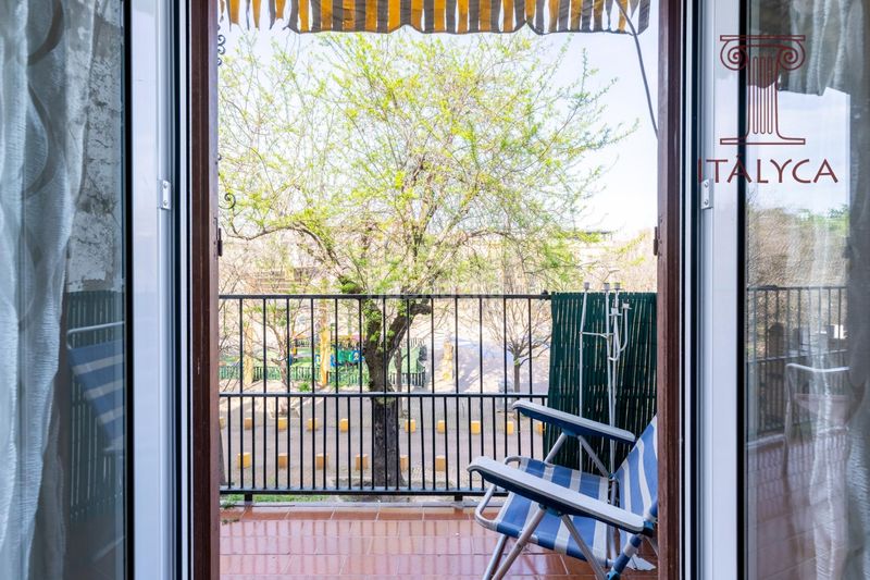 Foto 5b2c14ba-64de-4894-a286-40e98cd66a2c. Pis amb calefacció a San Gil Sevilla