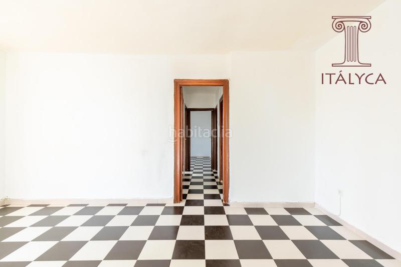 Foto 3ee7c1ee-f7ea-4bc2-9ecf-14f4149db008. Appartamento in calle abril 14 in Villegas Sevilla