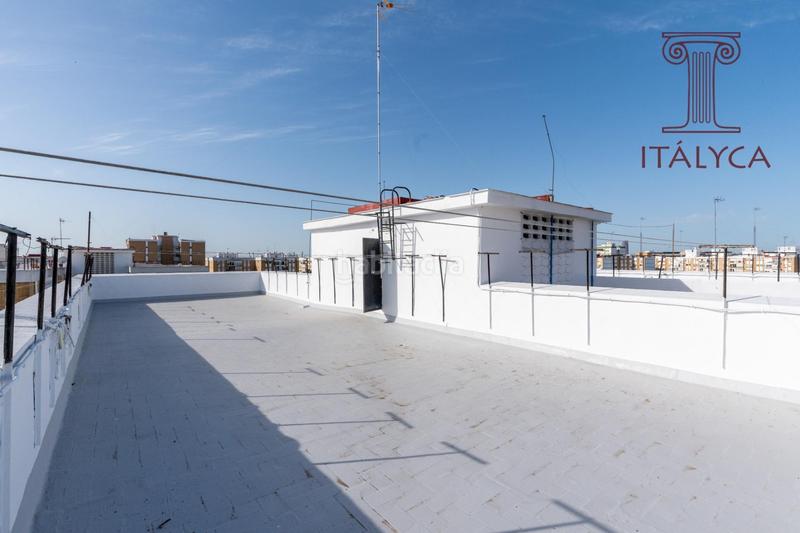 Foto 4f55d4cc-fcbc-4e6a-86c4-8141c7ccd8a9. Appartamento in calle abril 14 in Villegas Sevilla