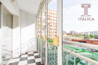 Appartement  Calle abril. Piso de 3 dormitorios en calle abril