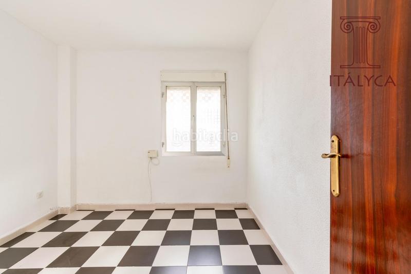 Foto 7d5376f4-4366-42d1-ac38-82115a947d73. Appartamento in calle abril 14 in Villegas Sevilla