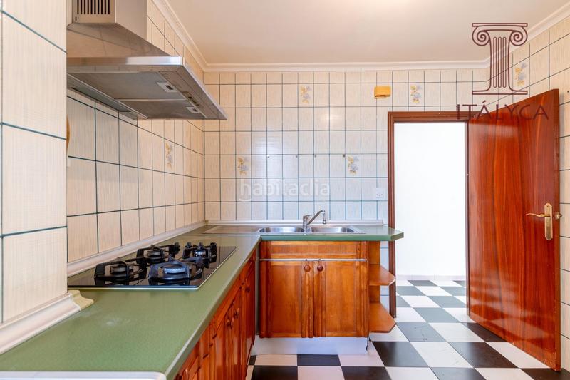 Foto dcb5fada-2e57-41ef-9082-66277cfc2c66. Appartamento in calle abril 14 in Villegas Sevilla