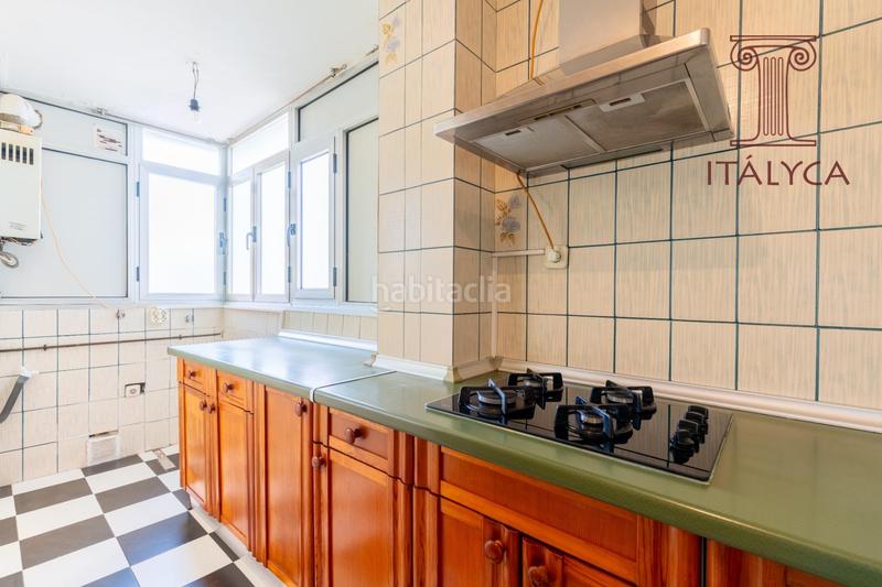 Foto f45aea40-15b7-4810-80a9-ef2183ae9bcc. Appartamento in calle abril 14 in Villegas Sevilla