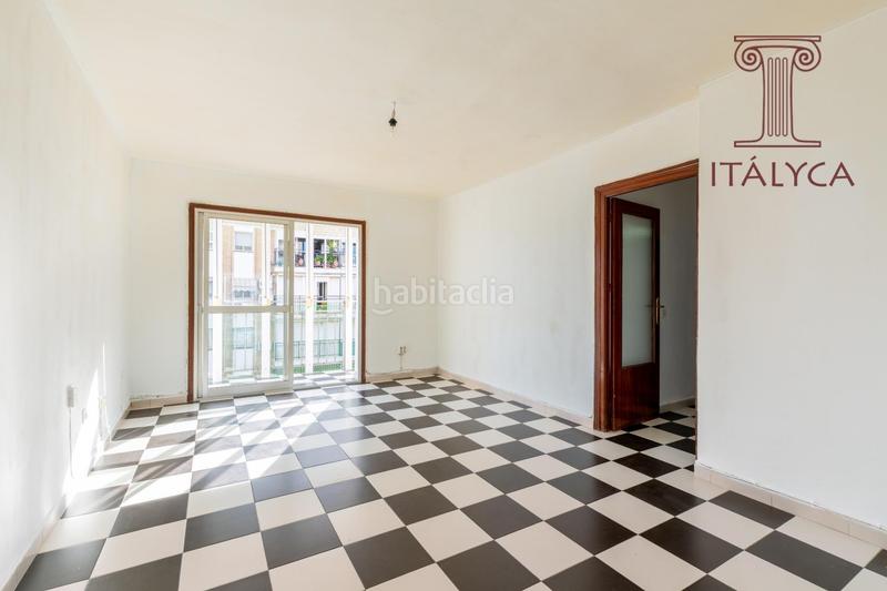 Foto fb2b75a8-a6e0-45da-973b-0d6ae0aea4ac. Appartamento in calle abril 14 in Villegas Sevilla