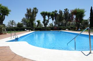 Casa adossada a Calle real 27. Dúplex con piscina en balcon del rio, san juan de aznalfarache