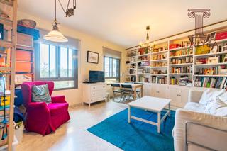 Appartement  Calle torneo. Vivienda seminueva de 3 dormitorios con garaje y ascensor