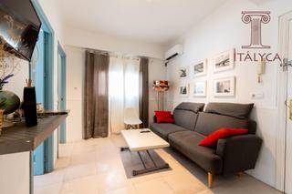Appartement à Calle amargura 6. Piso de dos dormitorios junto al mercado de calle feria