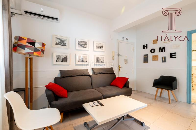 Foto b40bd19a-3f75-4071-983b-76049dd2670b. Appartamento in calle de la amargura 6 in Feria Sevilla