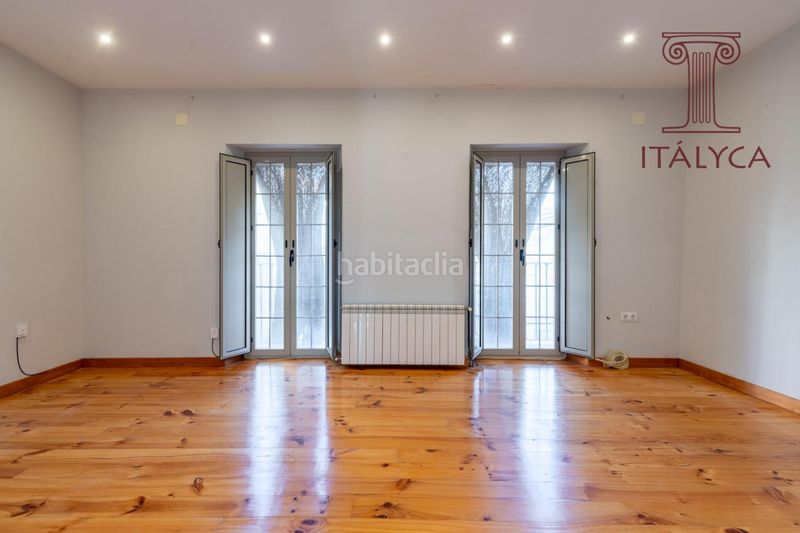 Foto a0daec2b-aafd-4a79-bc65-88663087fe7b. Casa amb calefacció aparcament a Centro Bormujos