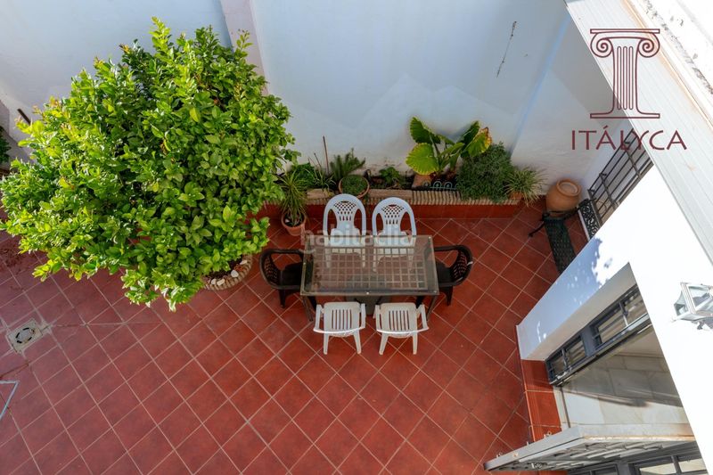 Foto c2b9a03f-0248-421e-b97b-14e636724c4a. Casa amb calefacció aparcament a Centro Bormujos