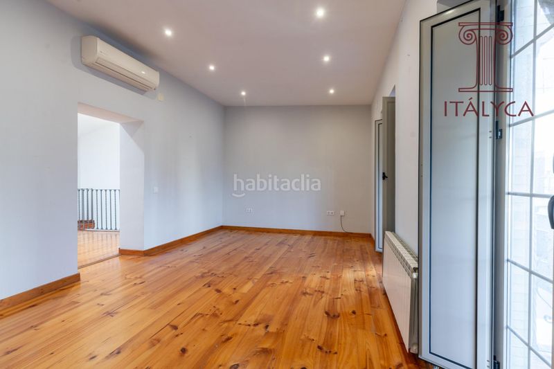 Foto cb51b872-fcb6-42fa-b31e-3239a36e75a7. Casa amb calefacció aparcament a Centro Bormujos