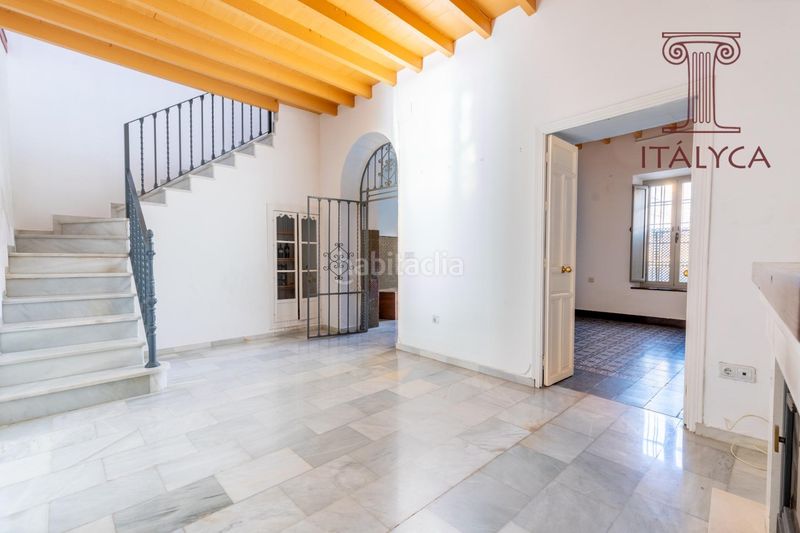 Foto f71a63c5-f5a0-4c25-95c6-13775f15c70f. Casa amb calefacció aparcament a Centro Bormujos