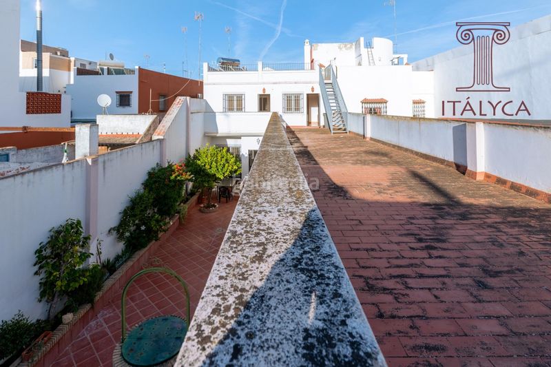 Foto fa46bef8-6fc4-488f-abec-de5bc2d1f647. Casa amb calefacció aparcament a Centro Bormujos