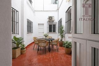 Etagenwohnung  Calle sol. Piso con patio privativo junto a san román