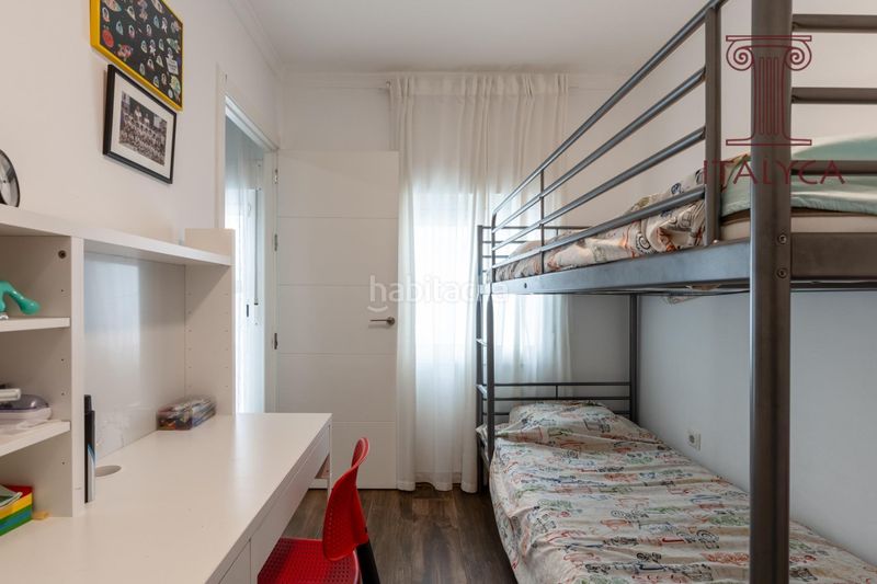 Foto a3fad8db-c05b-4d72-9714-321ad7d038fa. Pis a calle peral 45 a San Gil Sevilla