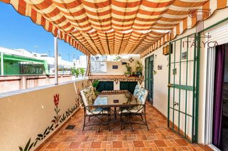 Penthouse in San Gil. Ático exterior con doble terraza junto a la calle feria