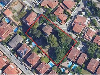 Terreny residencial a Antoni gaudi 15. Venta de solar en sant quirze del vallès