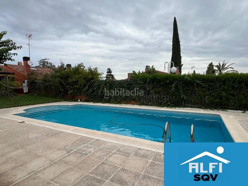 Foto bf2400f8-413f-4cb5-a69f-1fe26fc4e6e5. Casa amb calefacció aparcament piscina a Sant Quirze Parc-Vallsuau-Castellet Sant Quirze del Vallès