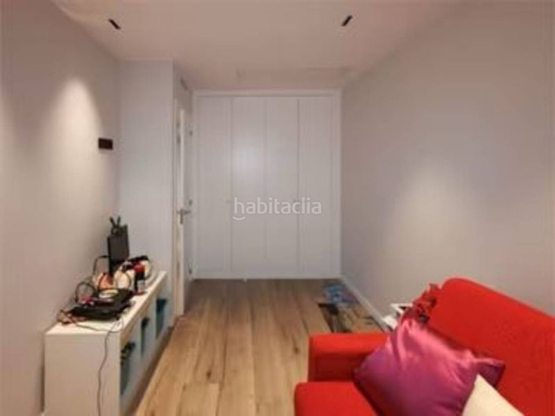 Foto 11a9bd51-1987-480a-a8c5-c74a2102914c. Casa adossada amb calefacció aparcament piscina a Sabadell