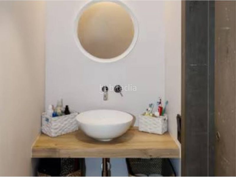 Foto 204d6a5f-6376-4f6c-9b9f-ded50ebf38f7. Casa adossada amb calefacció aparcament piscina a Sabadell