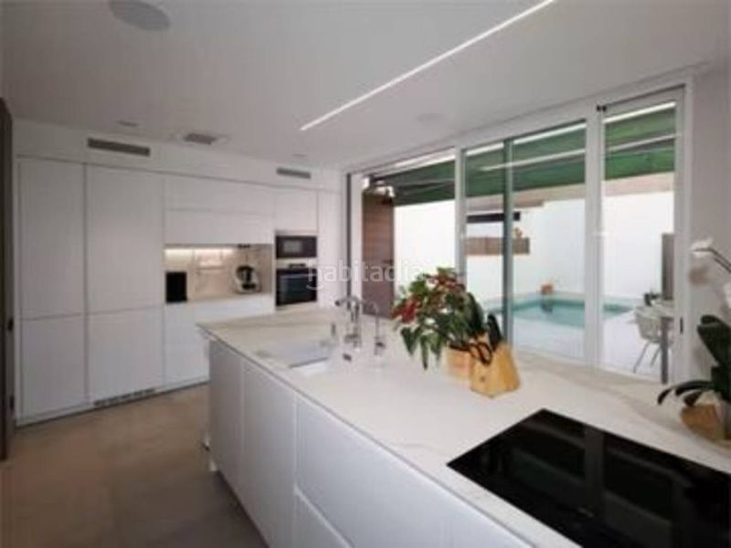 Foto 292b761a-9a11-4d2c-9f2a-5a46e351765d. Casa adossada amb calefacció aparcament piscina a Sabadell